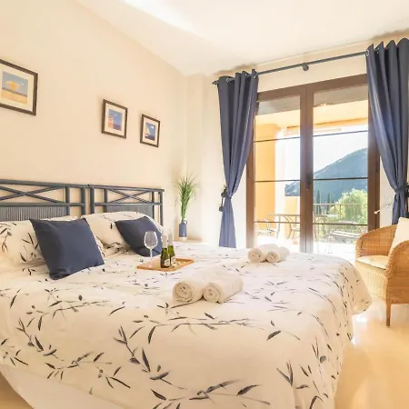 Premium In With Balcony Apartment *